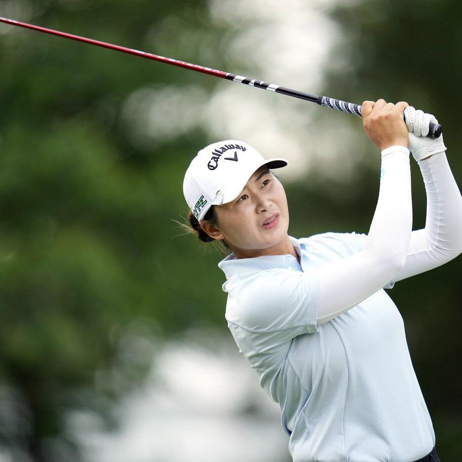 Yan Liu has an albatross, late birdie to lead the Chevron Championship